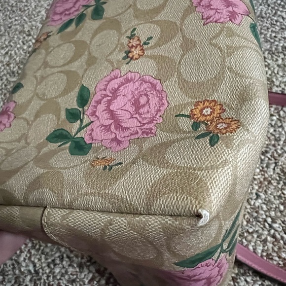 Coach Gallery Tote - Picture 8 of 10